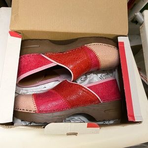 Girl’s Sanita Original Danish Clogs Size EU 34 US 4 Pink Multi Red Clogs Shoes